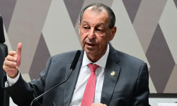 Relator da CCJ rejeita emendas da oposição que buscavam manter 6x1