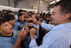 Prefeitura realiza Hora Cívica com arte e  música na Escola Manoel Santiago