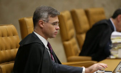 André Mendonça levanta sigilo de quase 40 processos no STF