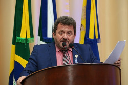 Laudir solicita manutenção em unidade de saúde do Jardim Carisma