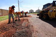 Período de chuva atrapalha tapa-buracos e recapeamento de ruas, diz prefeitura