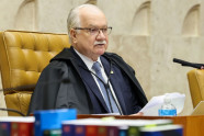 Fachin decide remarcar análise do caso envolvendo Mendonça