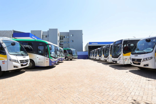 Prefeitura atende 4 mil alunos e percorre 16 mil km por dia com transporte escolar rural