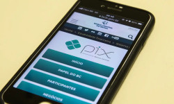Bancos centrais do Brasil e da Europa avaliam interligar Pix com Tips