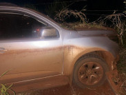 Acidente com caminhonete furtada leva PRF até suspeito na BR-163