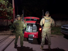 Polícia encontra dupla carregando carro com droga e apreende 329 quilos de maconha