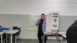 Sem tempo de TV, Jefferson aposta nas redes e no contato direto com o eleitor
