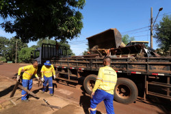 Para combater o Aedes, prefeitura intensifica limpeza na região do Jóquei Clube