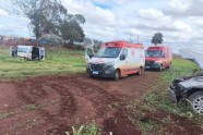 Fuga termina em acidente entre SW4 e van com pacientes de hemodiálise na BR-060