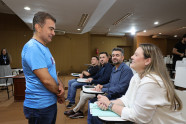 Prefeito empossa novos servidores e reforça equipes da Saúde e da Administração