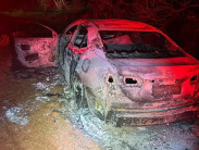 Corpo é encontrado carbonizado em Toyota Corolla com placa do Paraguai