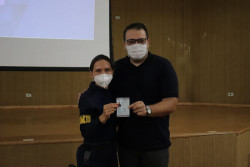 Guardas municipais recebem identidades funcionais do porte de armas