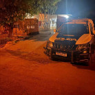 Rapaz é chamado pelo nome por trio e morto na frente da esposa e dos filhos