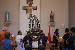 Descendentes de paraguaios celebram o dia da Virgem de Caacupé