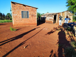 Polícia acha roupas e mechas de cabelo à procura de mulher desaparecida