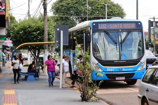 Dourados terá ônibus gratuito e suspensão de aulas para o 2º turno