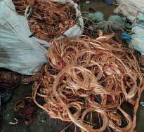 Três donos de ferro-velho são presos por receptação em Dourados