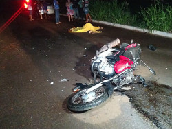 Motociclista morreu na hora com o impacto do acidente (Imagem: Adilson Domingos)