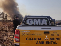 Guarda Municipal Ambiental alerta população sobre queimadas