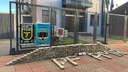 PF e PM apreendem 279 quilos de cocaína em tanques de caminhão