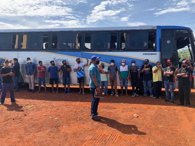 Contratação temporária assegura pagamento de salário-base, gratificação por produtividade, custo do transporte, alimentação, alojamento e cesta básica (Imagem: Assessoria)