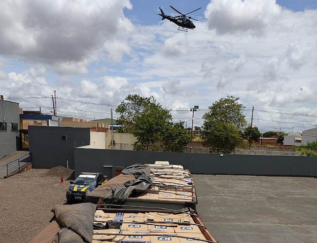 A apreensão foi feita por policiais rodoviários federais com apoio do helicóptero Koala, comprado recentemente pelo Governo Federal (Imagem: Divulgação/PRF)