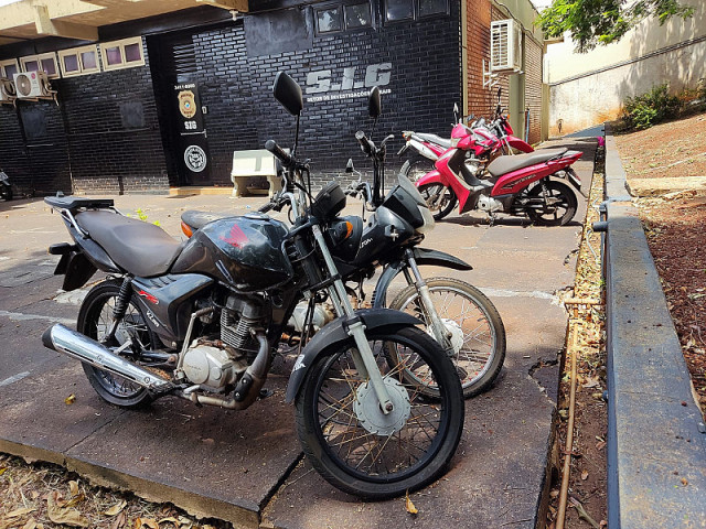 Quatro motocicletas teriam sido furtadas e vendidas nas redes sociais pelos adolescentes (Imagem: Adilson Domingos)