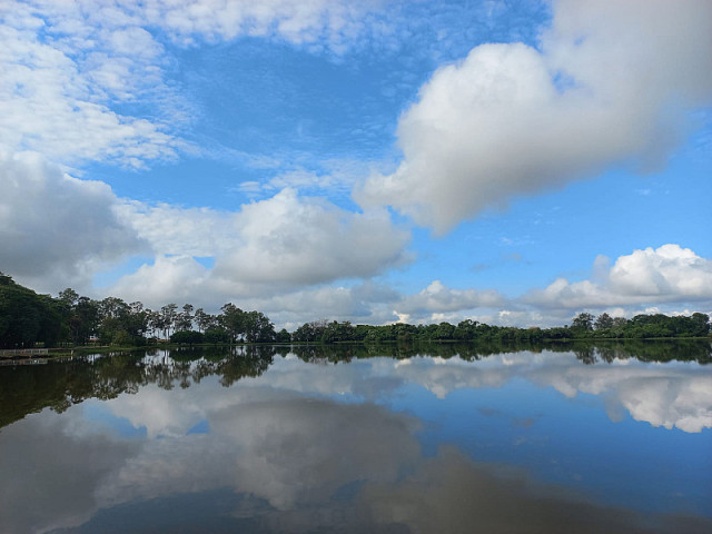 Céu encoberto por nuvesn e pancadas de chuvas para Dourados neste sábado (Imagem: Aliny Fernandes)