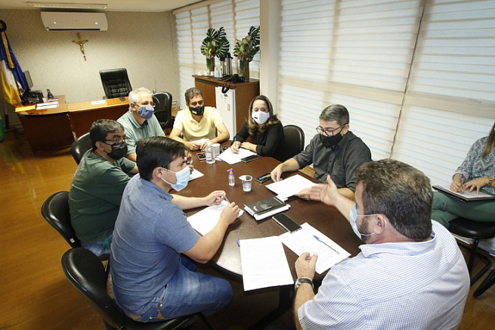 Membros da Mesa Diretora com integrantes da CPI da Saúde (Valdenir Rodrigues)