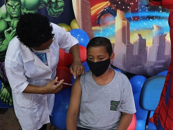Dia 'D' de vacinação infantil contra a Covid-19 acontece nesta sexta-feira