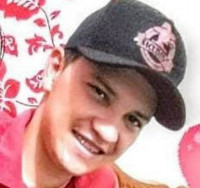 Identificado homem morto a golpes de faca e jogado na beira de estrada