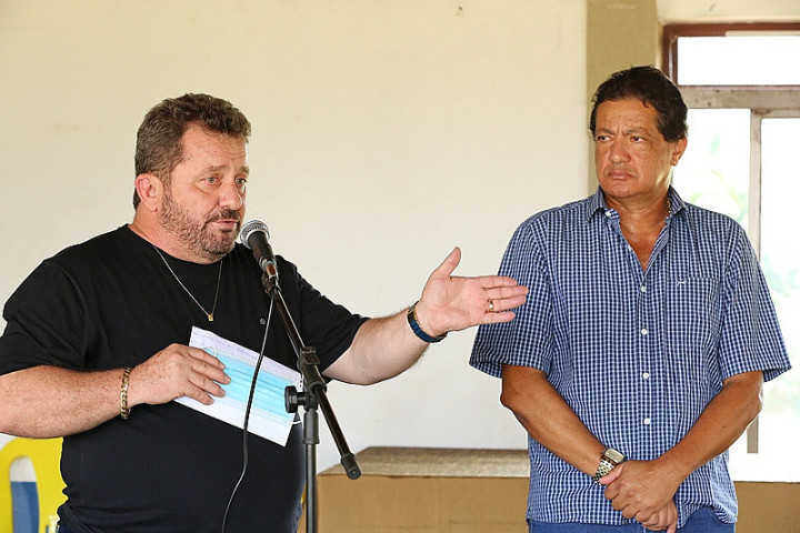 Vereador Laudir Munaretto, durante o encontro com os líderes comunitários, domingo (Imagem: A. Frota)