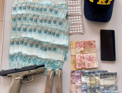 PRF prende caminhoneiro levando cigarro, pistola e agrotóxico para o MT