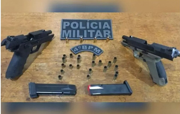 Armas e munições foram apreendidas após tentativa de assalto (Imagem: Reprodução)