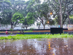 Dourados tem chuva depois de calor intenso e temperatura cai 11 graus