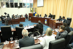 Câmara de Vereadores aprova multa de R$ 15 mil a donos de imóveis com festas clandestinas