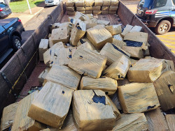 Polícia Rodoviária apreende 3,1 toneladas de maconha em caminhão de sucata