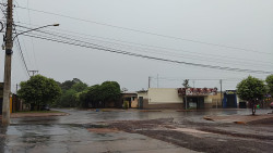 Chuva e frio marcam o primeiro dia de abril em Dourados (Imagem: Dourados Informa)