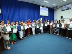 Sessão Solene encerrou a 1ª Feira do Artesanato de Dourados (Imagem: A. Frota)