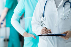 Publicado nesta sexta-feira (8), o documento que autoriza a realização do certame é assinado pelo governador Reinaldo Azambuja (Imagem: Subcom)