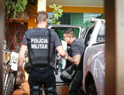 Ele foi levado para a sede da Corregedoria, onde será ouvido (Imagem: Campo Grande News)