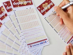 O sorteio da Dupla Sena de Páscoa vai premiar com R$ 30 milhões quem acertar os seis números do concurso (Imagem: Agência Brasil)