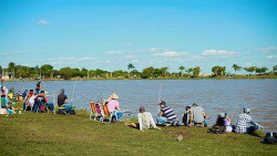 "Pesque e Leve" atrai 15 mil pessoas ao lago do Parque Antenor Martins