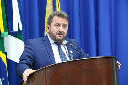 Laudir pede roçada, tapa-buraco e redutores de velocidade em Dourados