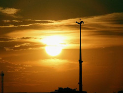 O calor continua com força por causa de um sistema de alta pressão que segue atuando sobre o Estado (Imagem: Subcom)