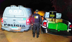 Na carroceria do carro foram localizados 13 fardos de maconha, que após a pesagem totalizaram mais de 303 quilos da droga (Imagem: Assessoria)