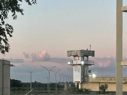 Denúncia: torres da Penitenciária de Dourados estão abandonadas