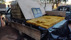 Defron descobre entreposto de maconha e apreende F-350 pronta para a viagem