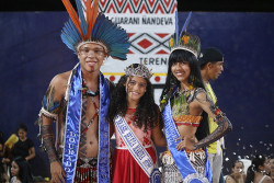 Vencedores do concurso Miss e Mister Indígena 2022 (Imagem: