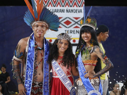 Vencedores do concurso Miss e Mister Indígena 2022 (Imagem: